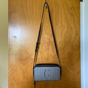 Black Guess crossbody